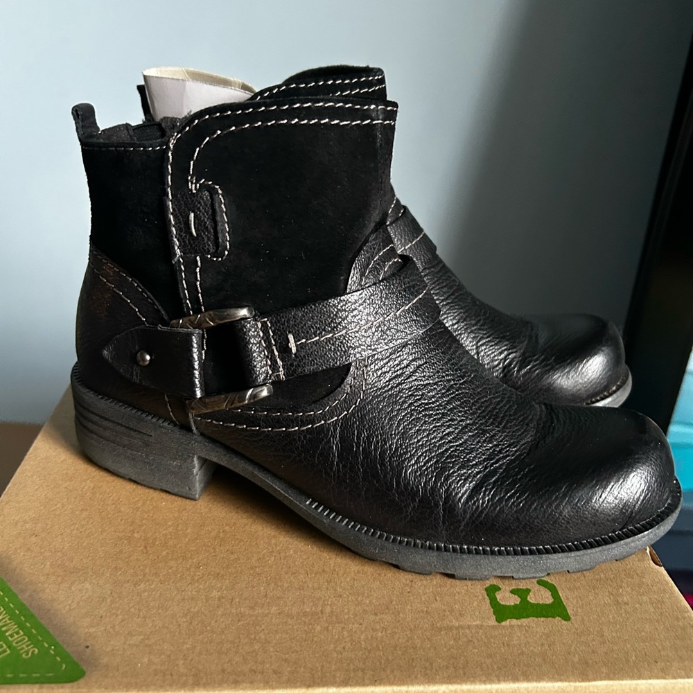 Earth Origins Black Ankle Booties